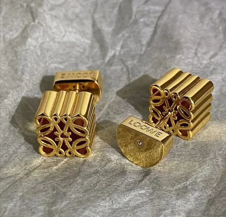 Продам серьги Loewe