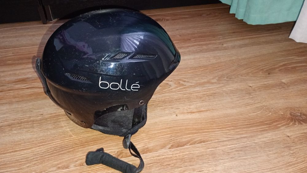 Vand clapari, casti si pantaloni ski