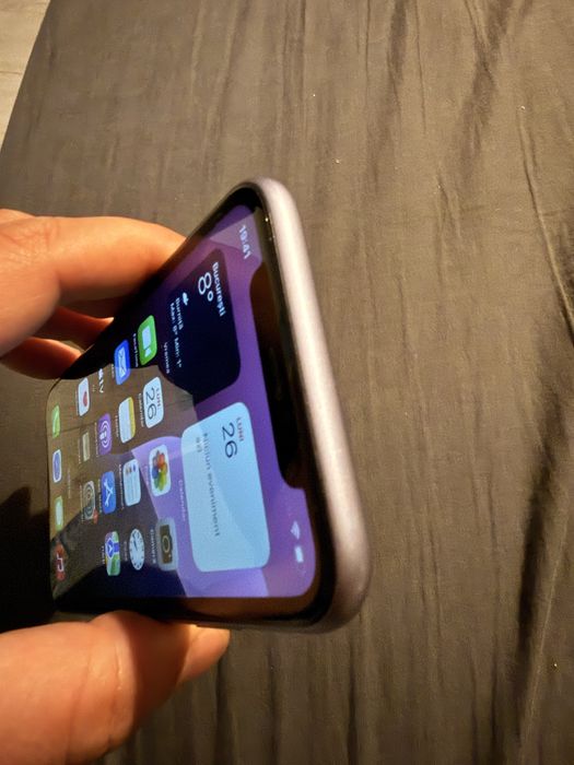 Vand Iphone 11 128 gb culoare Lyla