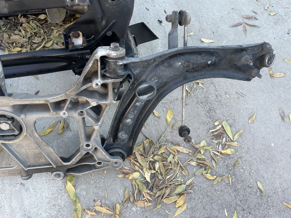 Cadru motor Volkswagen passat b8 / brat stanga dreapta superb
