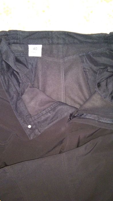 Зимние штаны от лыжного костюма 13тыс, и термо штаны . 52-54раз.