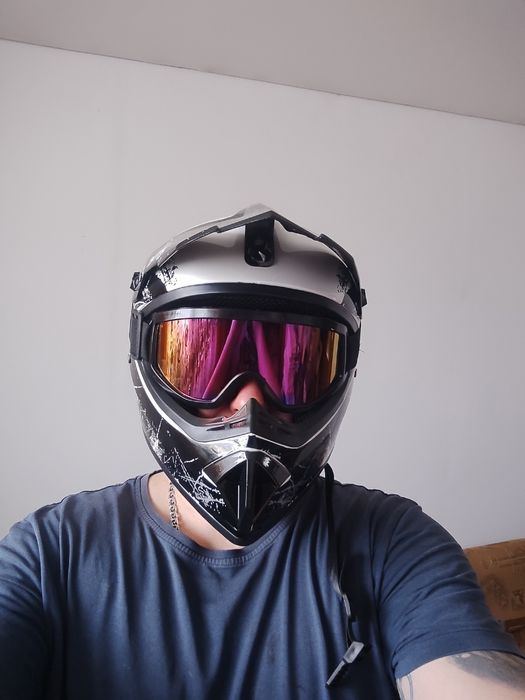 Мото шлем новый xl