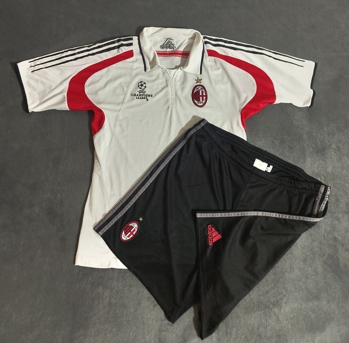 Милан ,Milan ,Adidas , от сезон 2004/05 , тренировъчна тениска ,плюс шорти на Милан от 2017