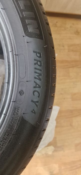 Продаю шины Michelin 215/55/R17