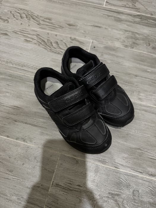 Продам детскую обувь