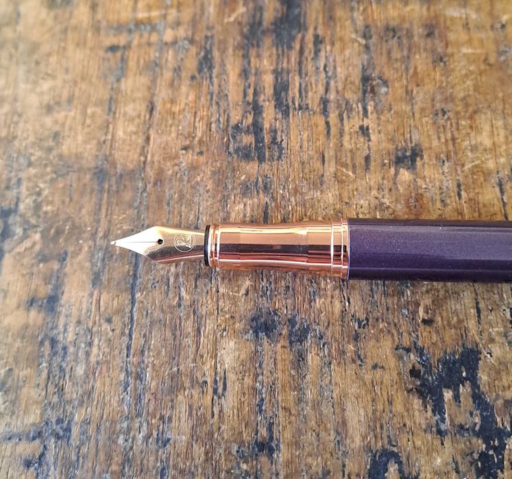 писалка Пеликан Pelikan лилава и розов метал в кутия