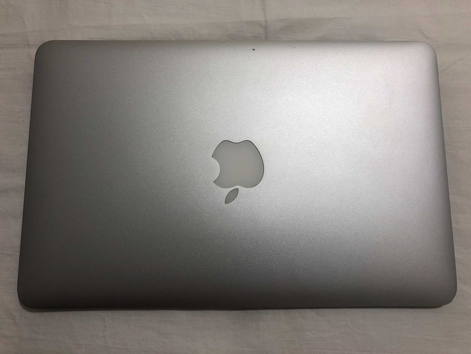 MacBook Air 11-inch Early 2015 i5 1,6 GHz, 4 GB, ssd 128 GB
