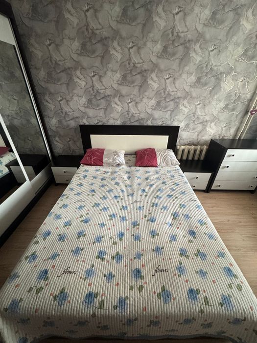 Продам спальный гарнитур