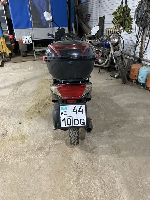 Продам скутер 125 кубов