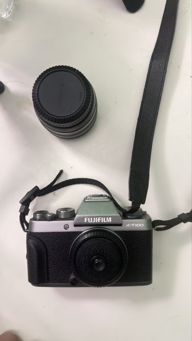 Фотоаппрат Fujifilm xt-100