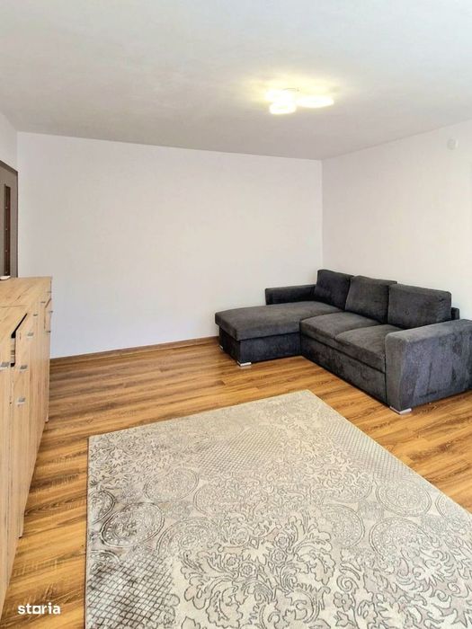 Apartament 3 camere, renovat, centrală proprie, etaj intermediar
