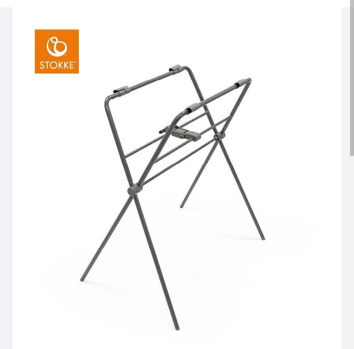 Продавам стойка и подложка за новородено за вана Stokke
