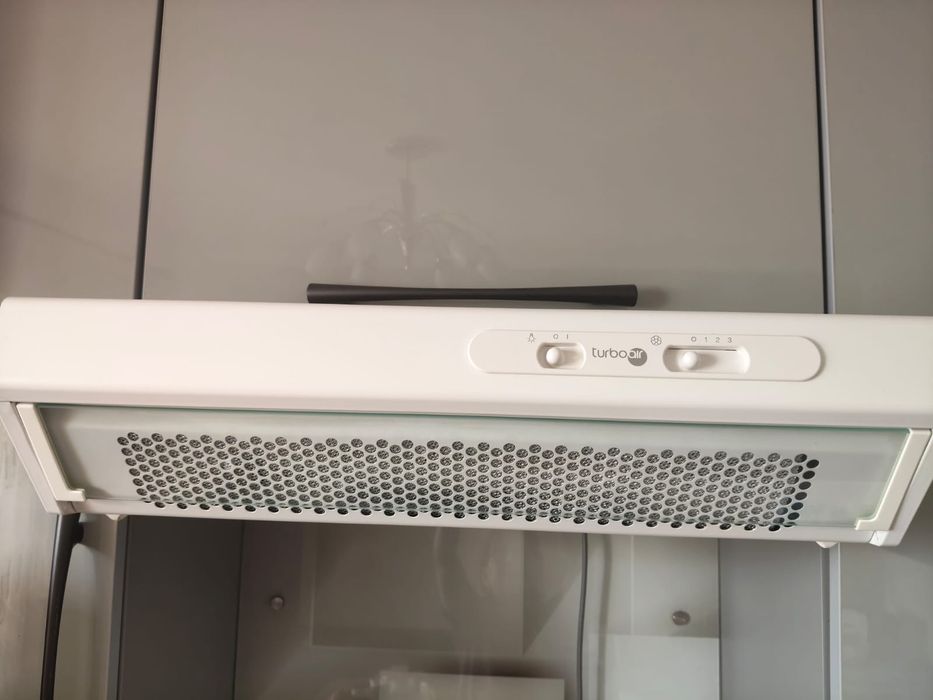 Продам вытяжка в отличном состоянии