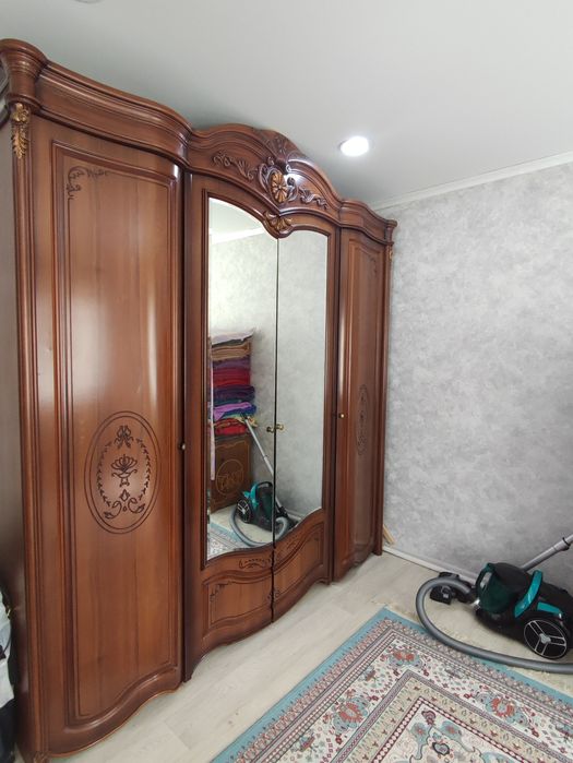 Продам спальный гарнитур