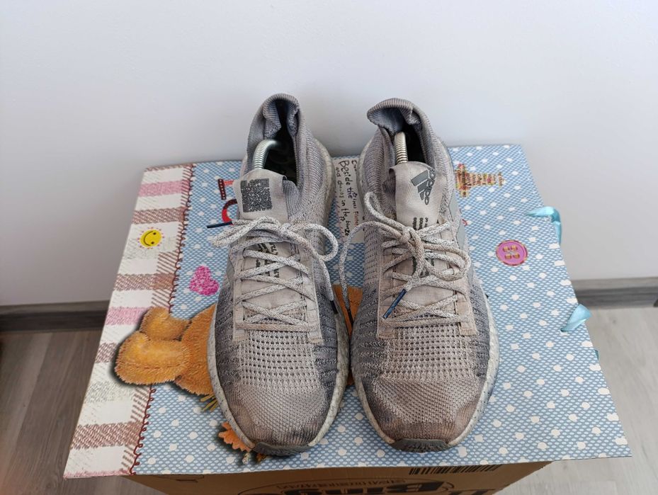 ''Adidas Pulseboost HD''оригинални маратонки 45 номер