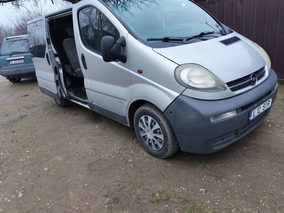 Vând Opel Vivaro