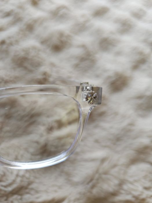 Продавам очила против синя светлина