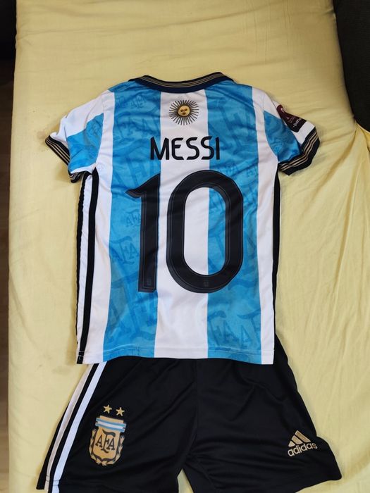 Детски футболен екип