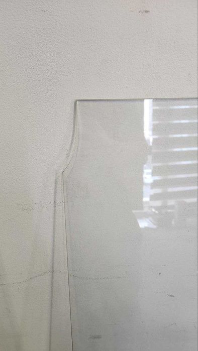 Стекло БУ куски 3,3мм и 2,8мм, края обработаны