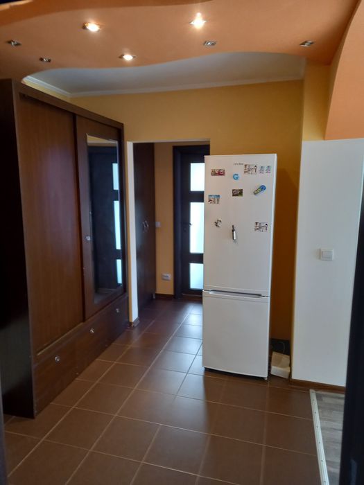 Închiriez apartament doua camere