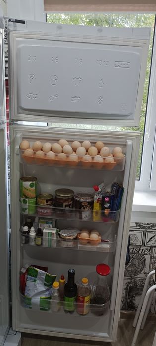 Продам б/у холодильник indezit