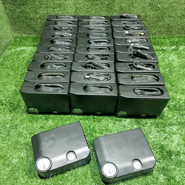 Продам Автомобильный воздушный компрессор 12V для подкачки шин Япония