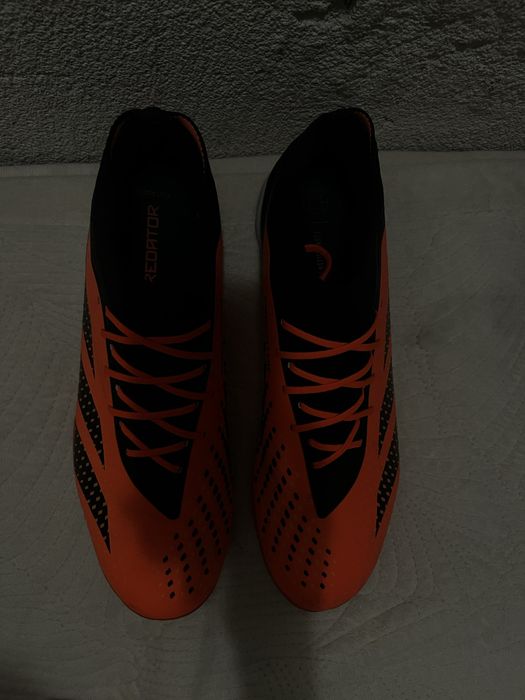 Оригинальные сороконожки adidas predatorTF