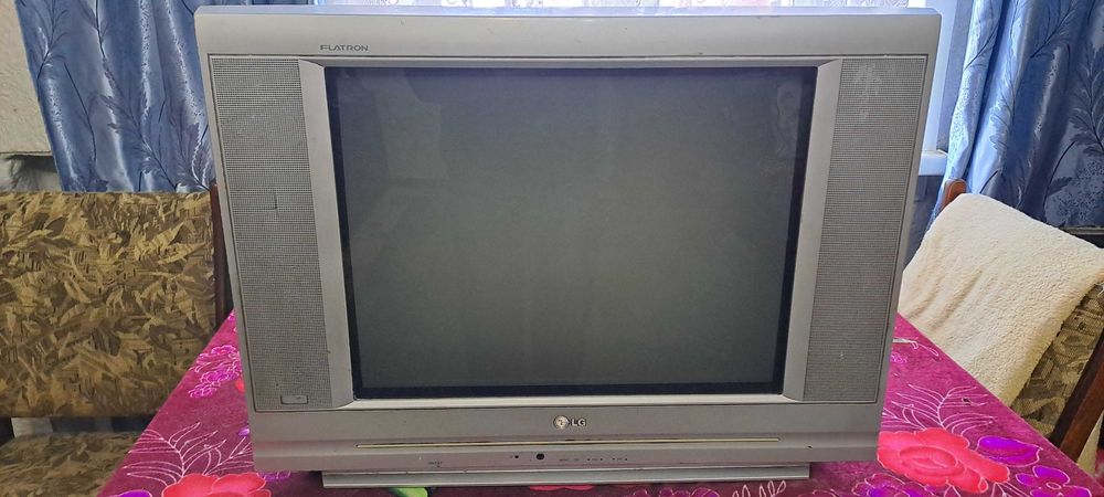 Продам телевизор LG
