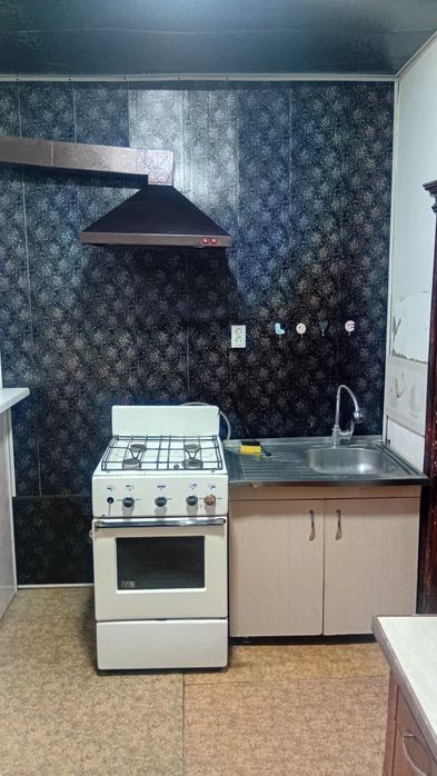 Продается 2 комнатная квартира с 6  метровой верандой