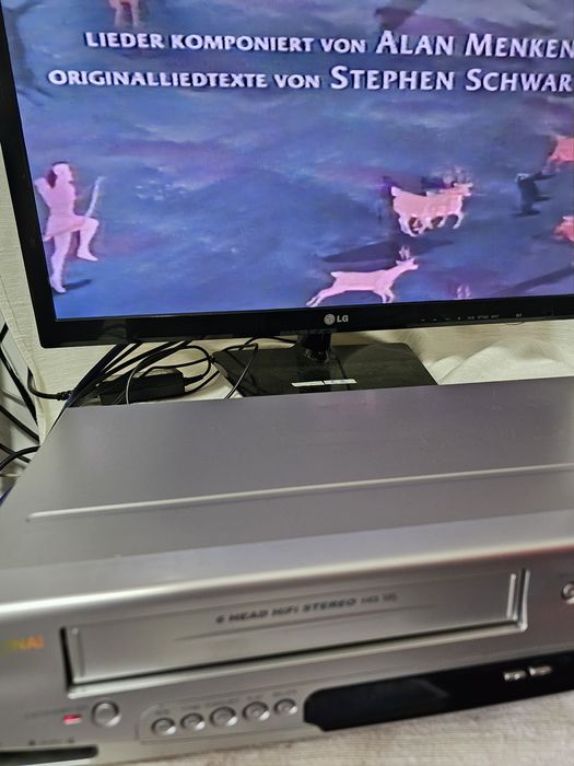 Vând Combo vhs -dvd Funai Dpvr-6630
