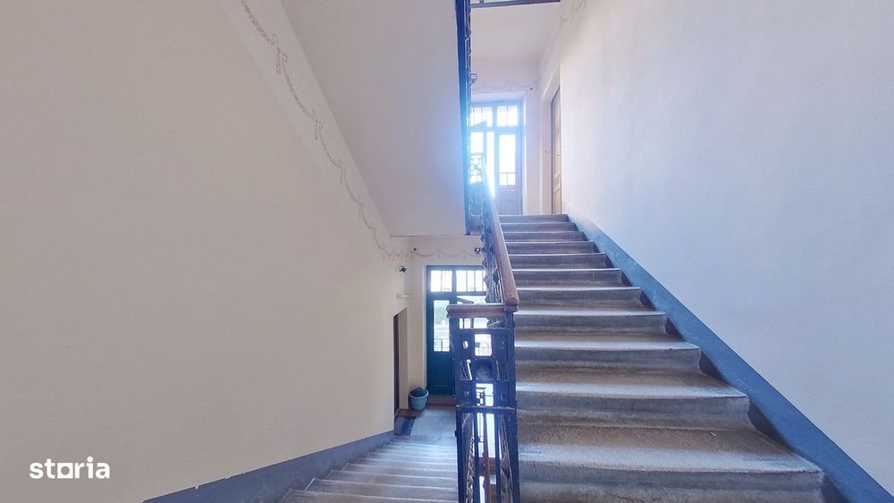 Apartament modern cu 3 camere intr-o cladire istorica, la 300 m de Pri
