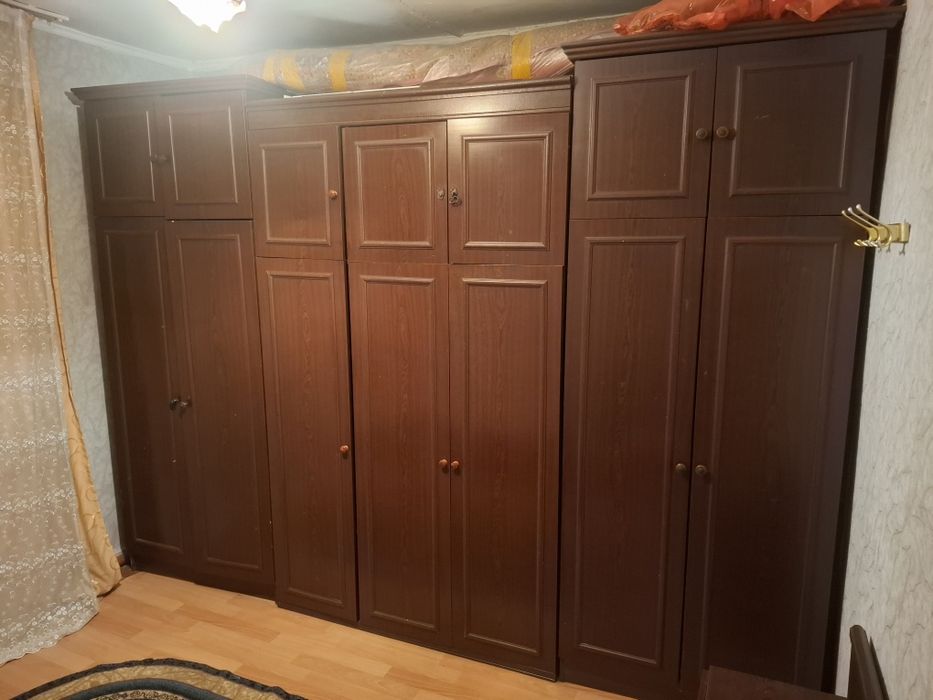 Шифоньер продам срочно