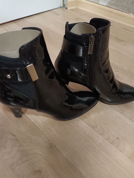 Боти естествена кожа и естествен лак