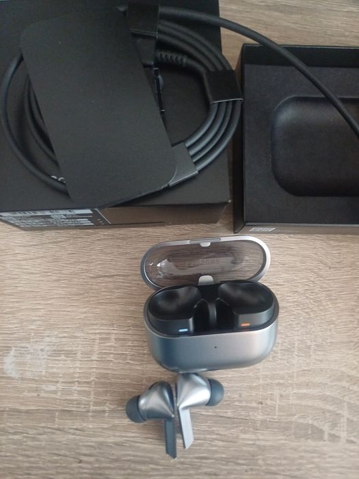 Samsung Galaxy Buds3 Pro (напълно нови)