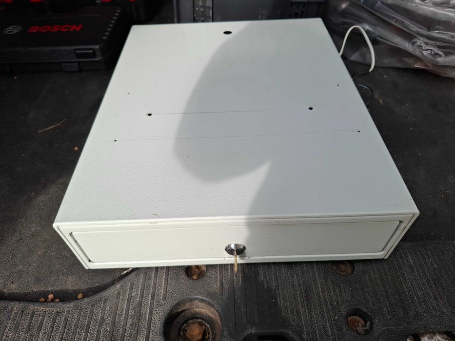 Касово чекмедже / сейф / за банкноти и монети 34 х 41 х 10