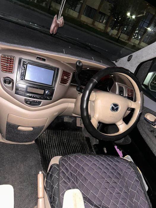 Продам Мазда МПВ 2002год 2.0литра АКПП
