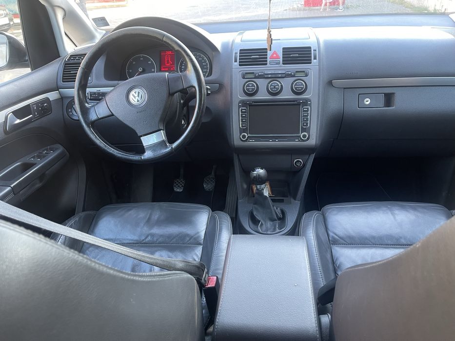 Touran 2007 motor 2000 tdi 7 locuri