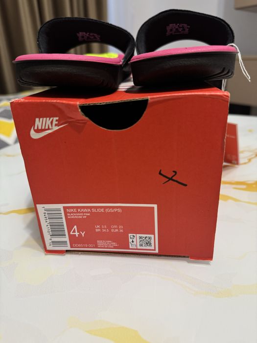 Papuci Nike - marimea 36 - nou, cu eticheta