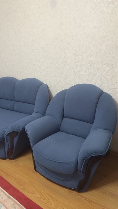 Продам диван с креслом