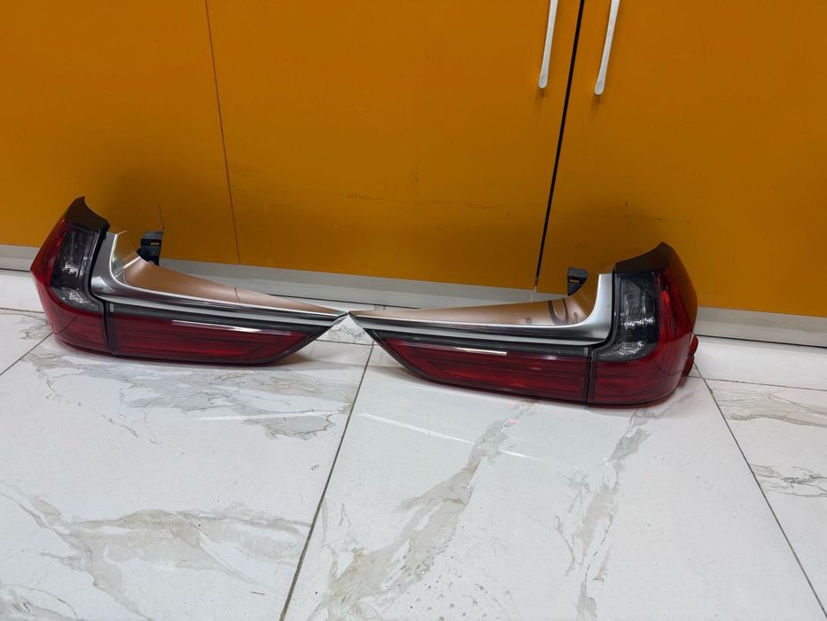 Фары на Lexus 570