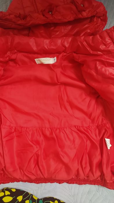 Продам куртку на девочку