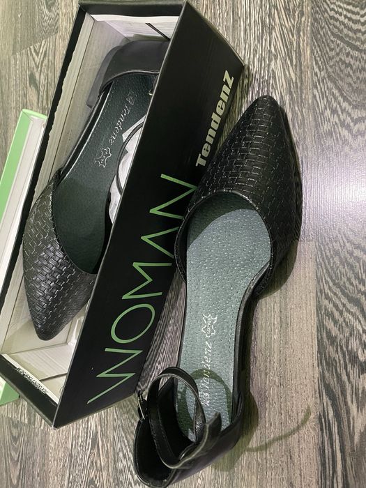 Дамски обувки.