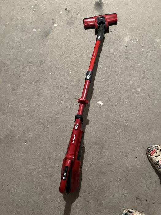 Aspirator vertical cu acumulator Daewoo