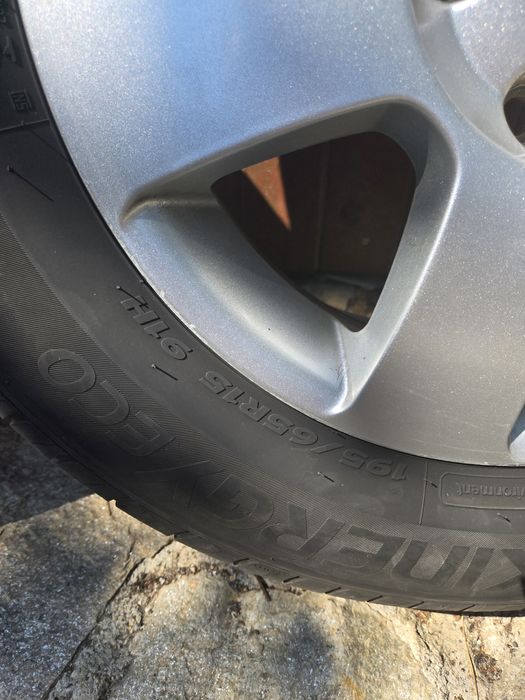 Джанти с гуми за Шкода Октавия оригинални с чисто нови летни гуми .