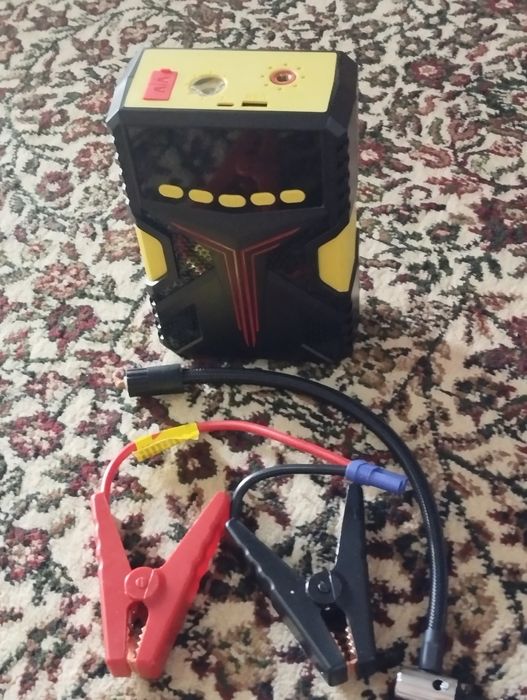 Пусковой стартер, пневма насос,и фонар 3/1 продается