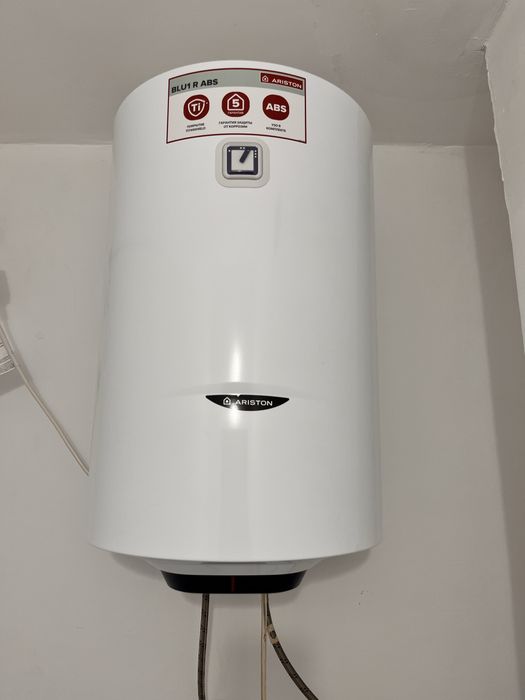 Титан фирмы ariston 80 л
