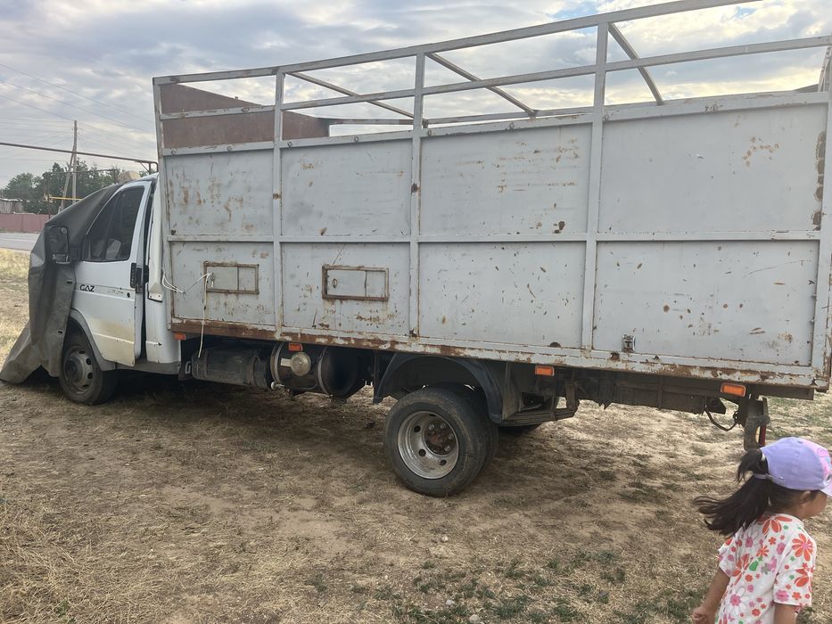 Скотовоз газель продам