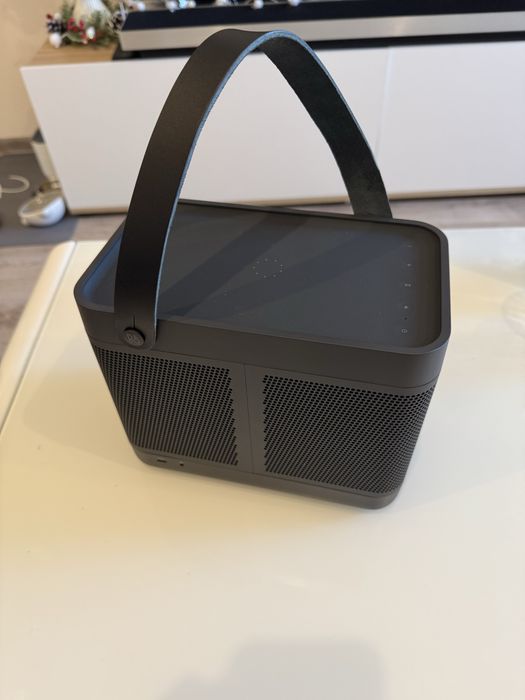 Bang & Olifsen beolit 20 преносима тонколона