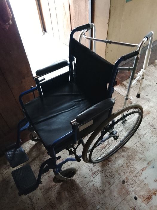 Продам инвалидную коляску АРМЕД