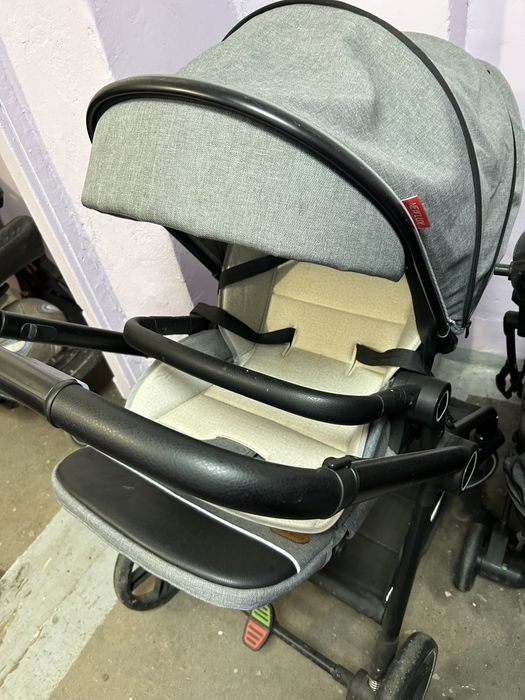 Коляска легкая и удобная